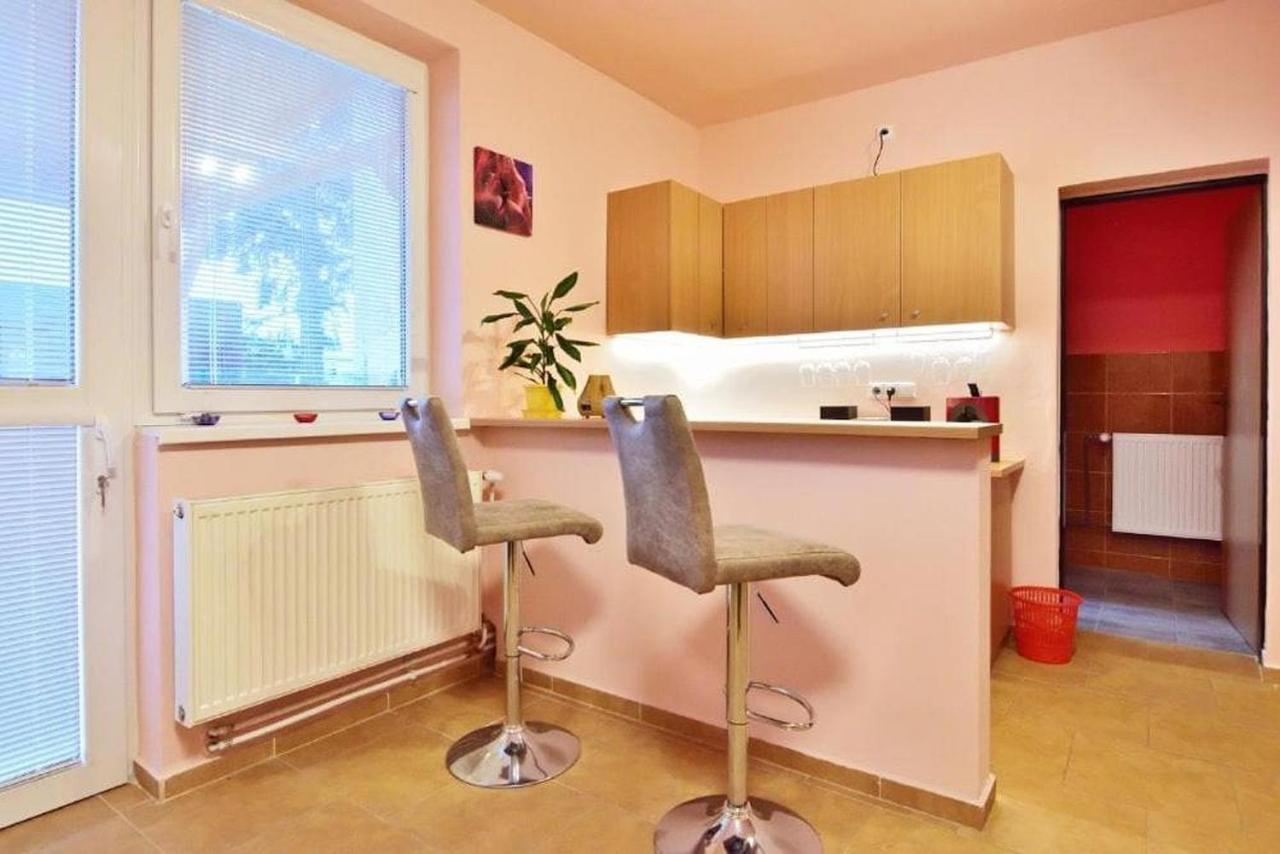 Nika Beds Hotel Pardubice Kültér fotó
