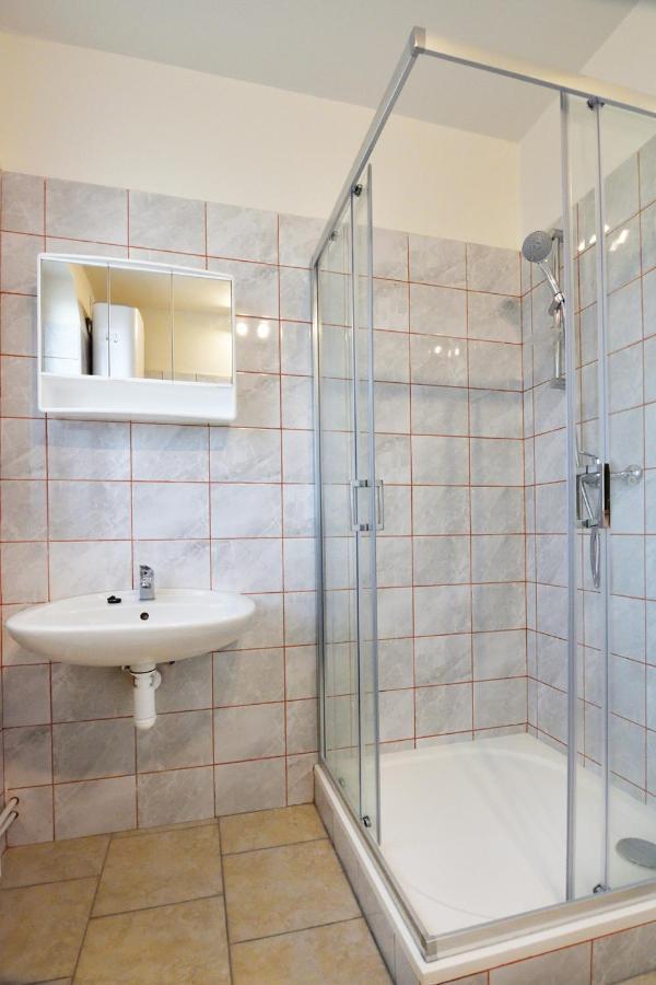 Nika Beds Hotel Pardubice Kültér fotó