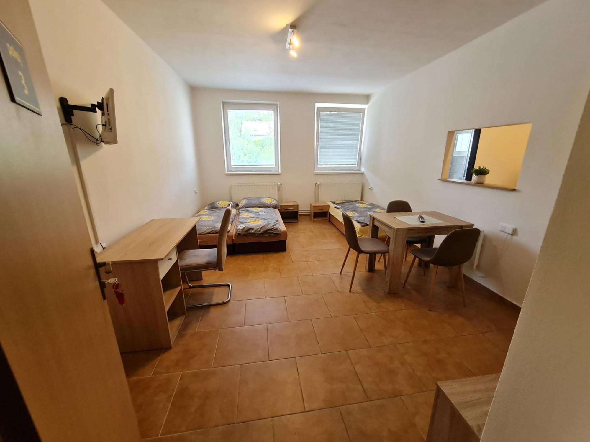 Nika Beds Hotel Pardubice Kültér fotó